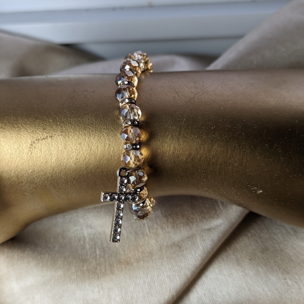 Bracelet Stretch Rhinestone Silver Tone cross with crystal bead and silver beads - Picture 5 of 6
